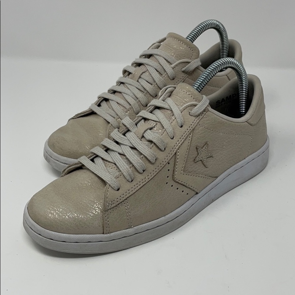 FINAL SALE - Converse Women’s Sneakers Size 7